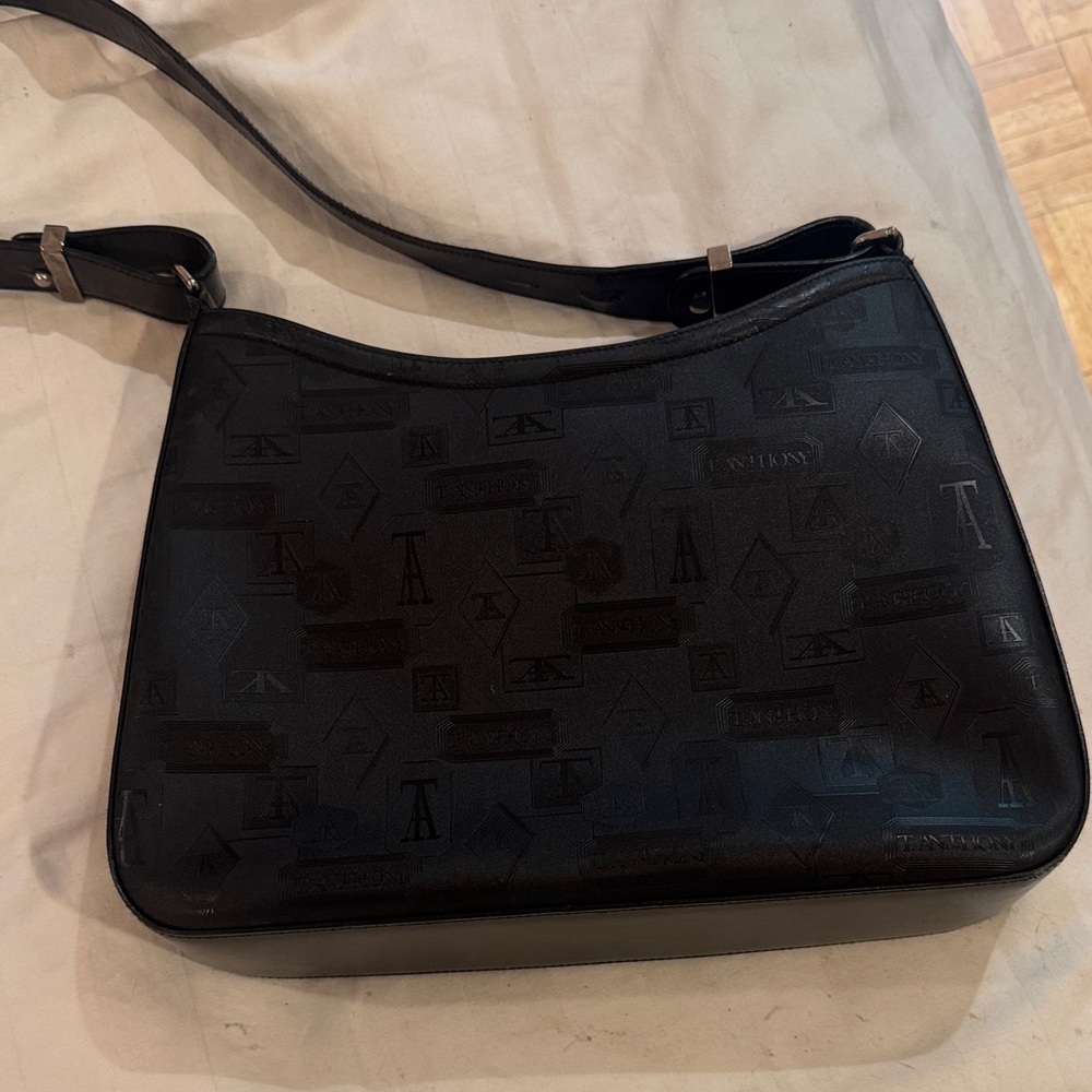 Elegant Black Shoulder Bag